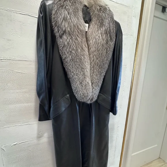 Vintage Peter Caruso leather and fox fur shawl collar! - Picture 2 of 8